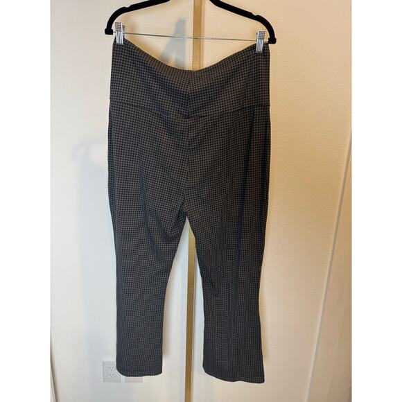 Hatch | The Ultimate Before, During, & After Crop Flare Pants - Picture 6 of 6